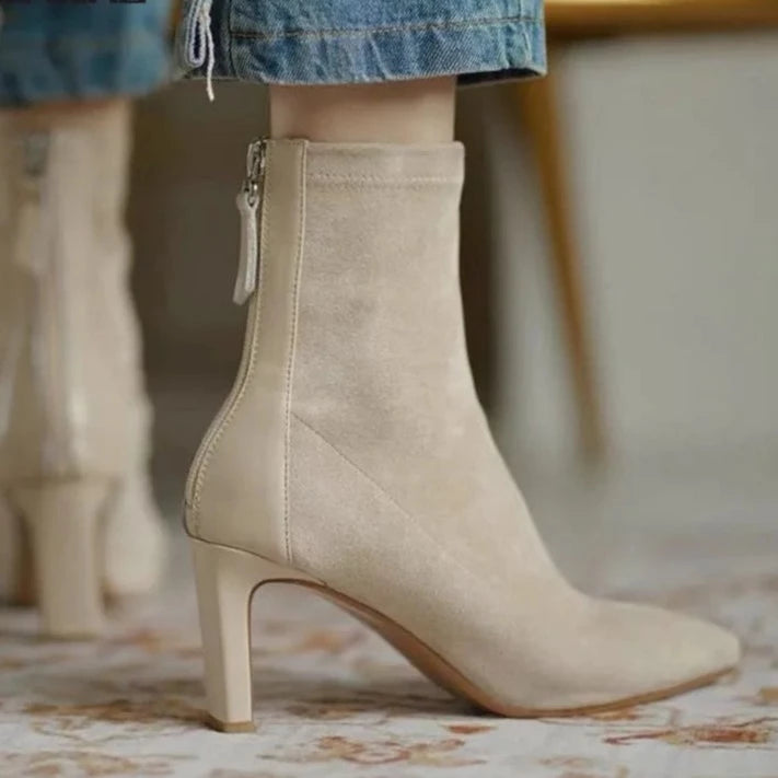 מגפון עקב אלגנטי עדין- קלואי