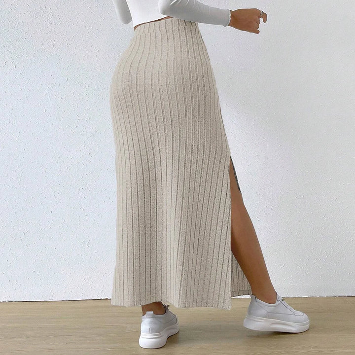 חצאית סרוגה ארוכה