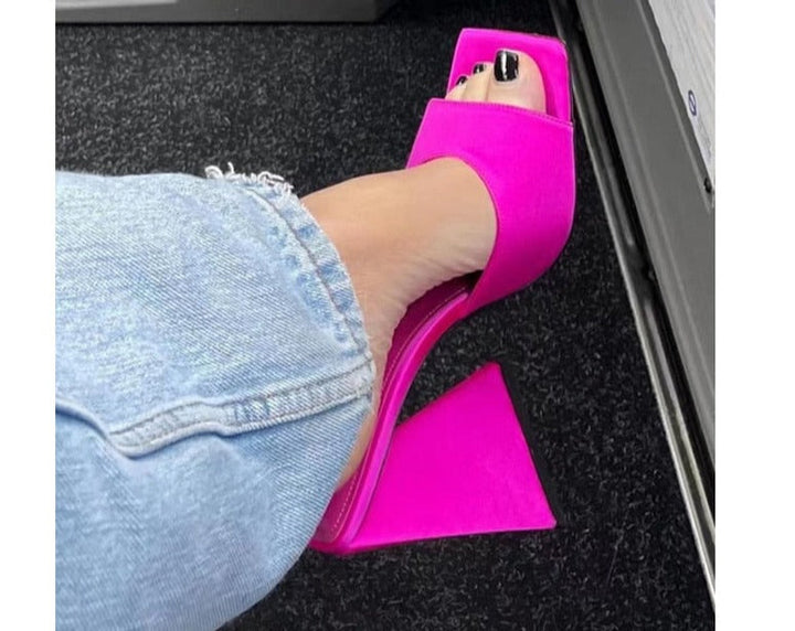 כפכפי עקב מרובע קים