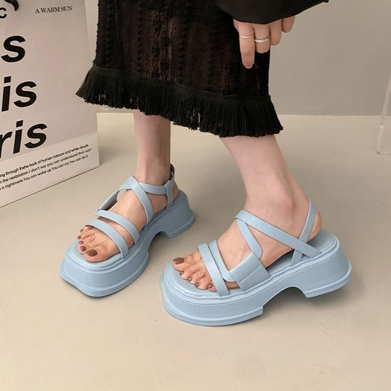 סנדלי פלטפורמה- מילאן