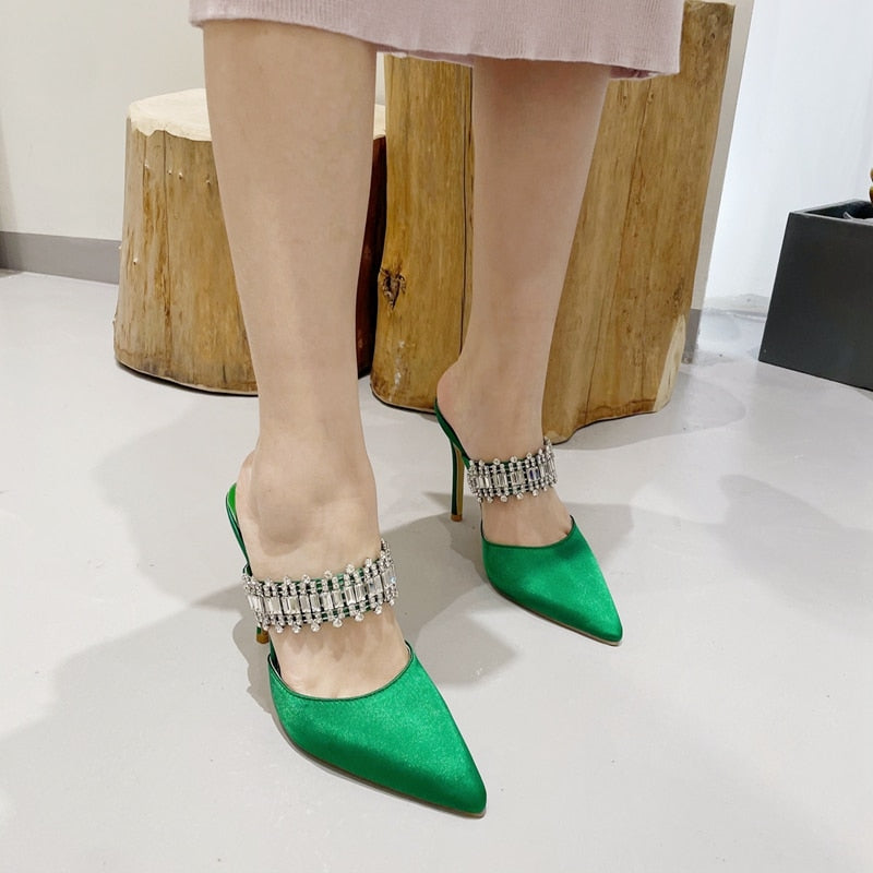 עקב קלאסי בשילוב קריסטלים- נועה