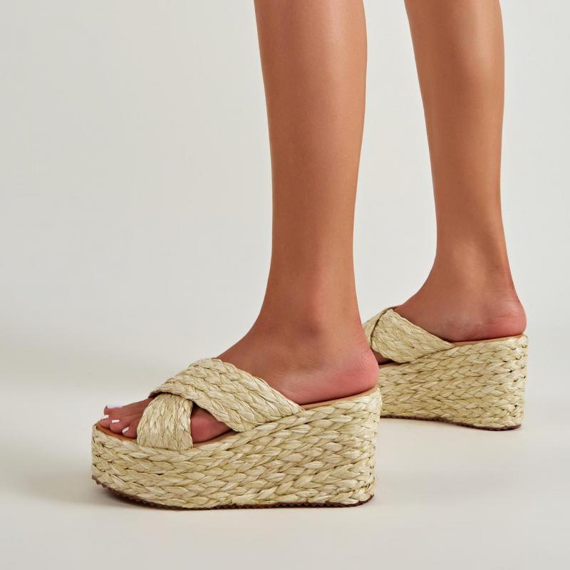 כפכף פלטפורמה בוהו- שקד