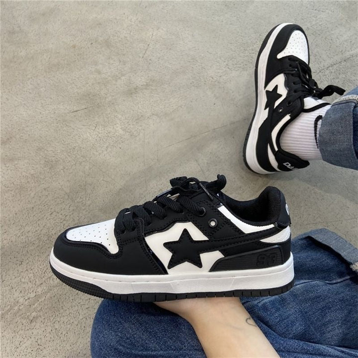 סניקרס ניקי