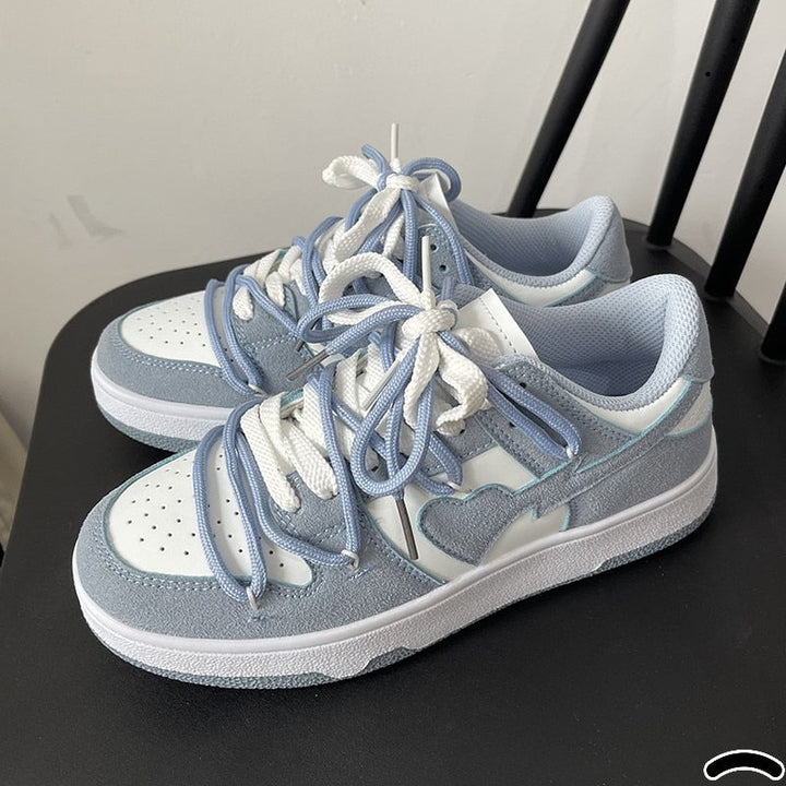 סניקרס- בלוליש