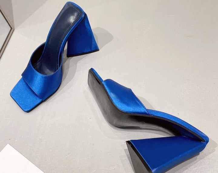 כפכפי עקב מרובע קים