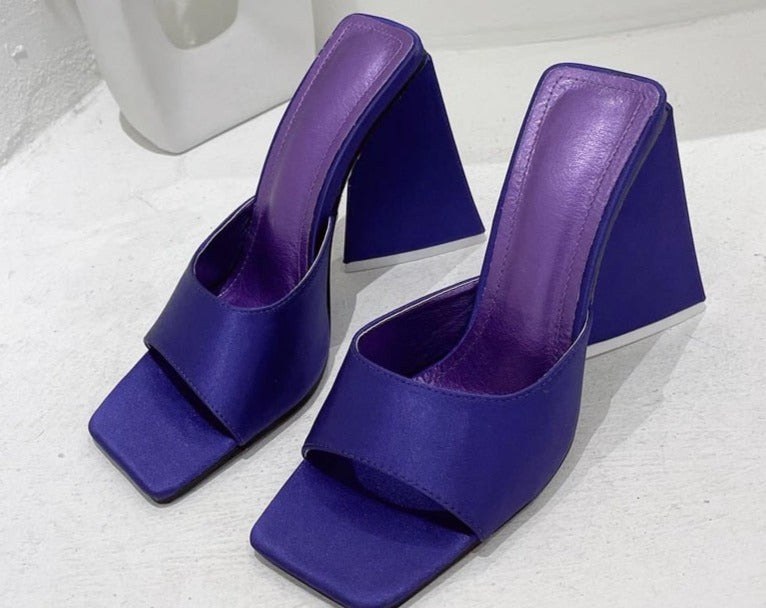 כפכפי עקב מרובע קים