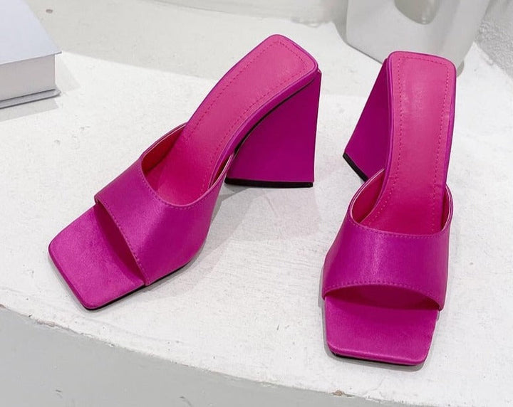 כפכפי עקב מרובע קים