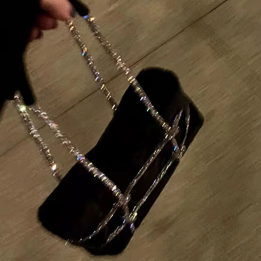 תיק פרווה בשילוב אבנים- מיילי